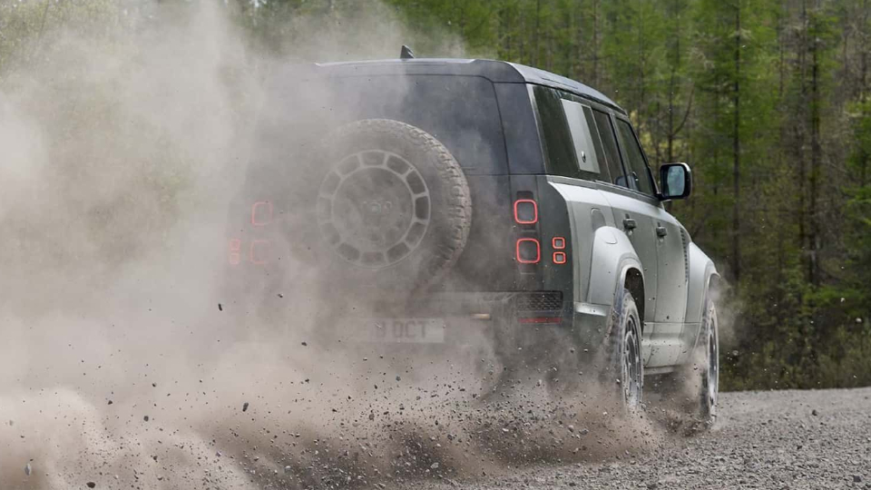 لندرور دیفندر اوکتا